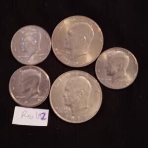 2  Eisenhower Dollar and 3 Kennedy Half Dollars w/ 2 Bicentennials